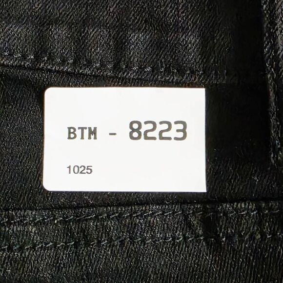 DG2 Diane Gilman Black Embroidered Jeans Size 12 - Picture 8 of 8